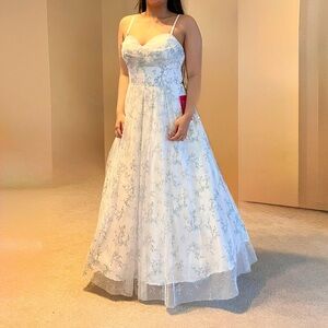 Blondie Nites Elegant White Floral Dress